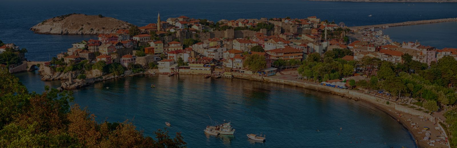 Красивый вид на побережье