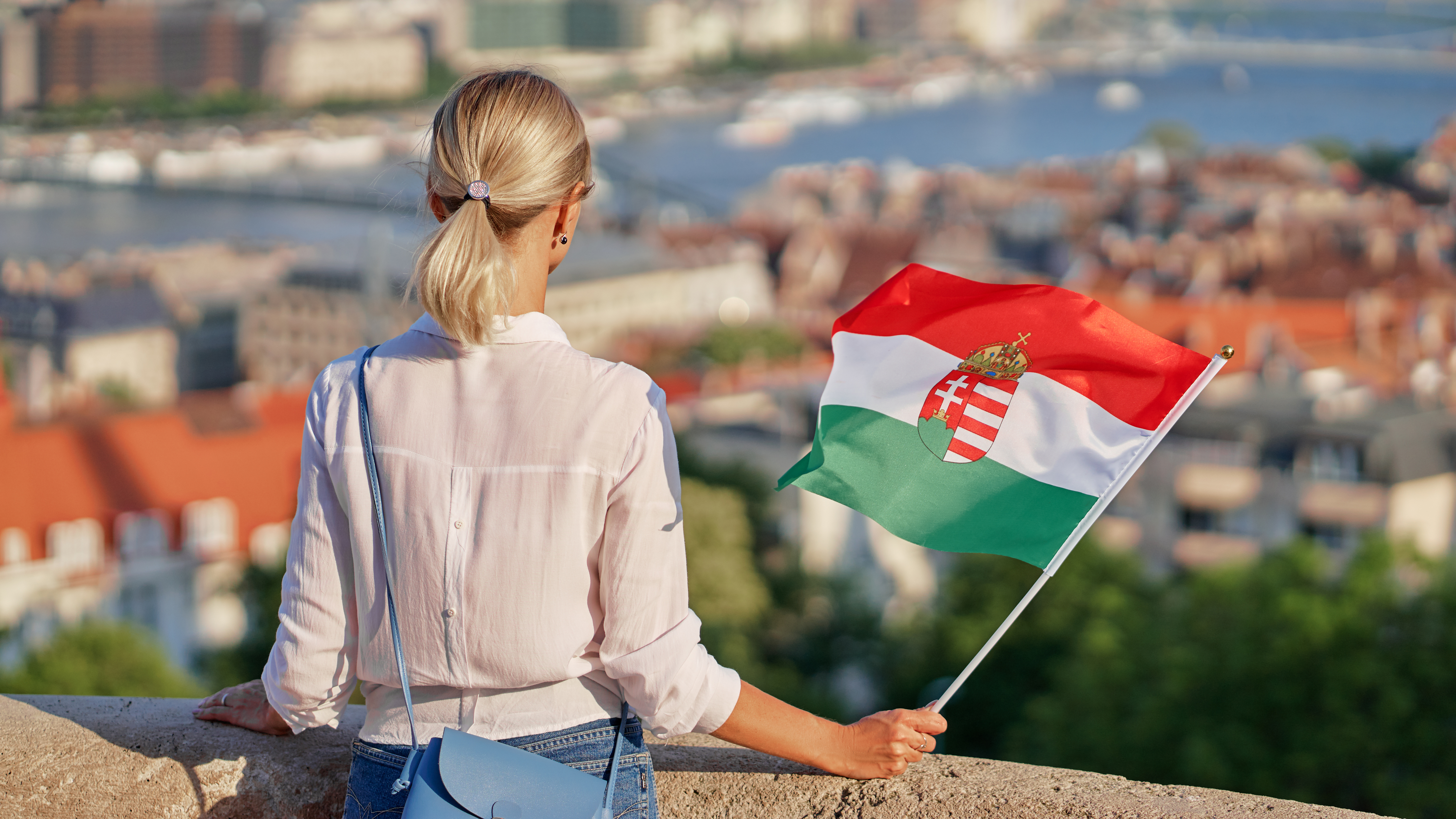 Девушка, которая оформила визу в Венгрию