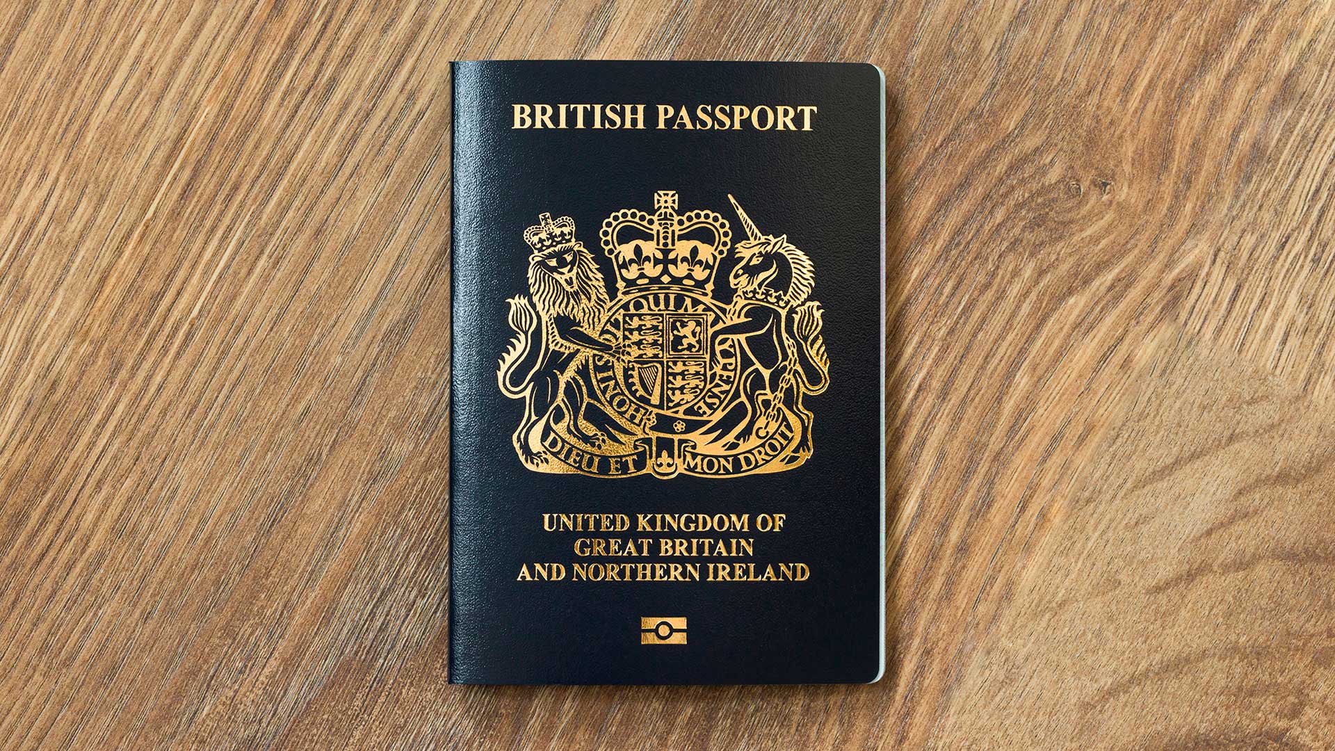 Английский паспорт, который иностранцы могут получить