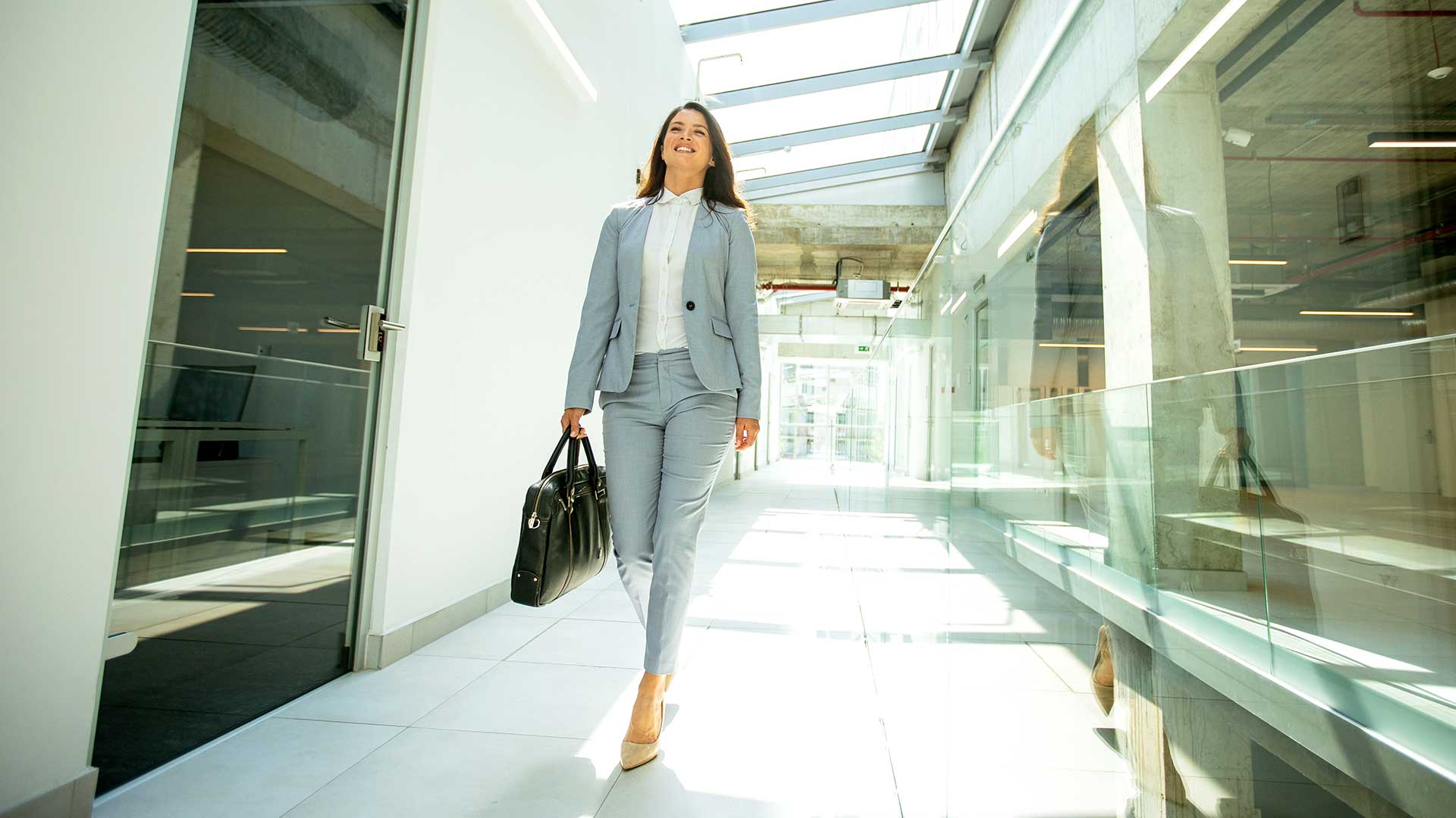 Украинка в Греции получила постоянное проживание через бизнес