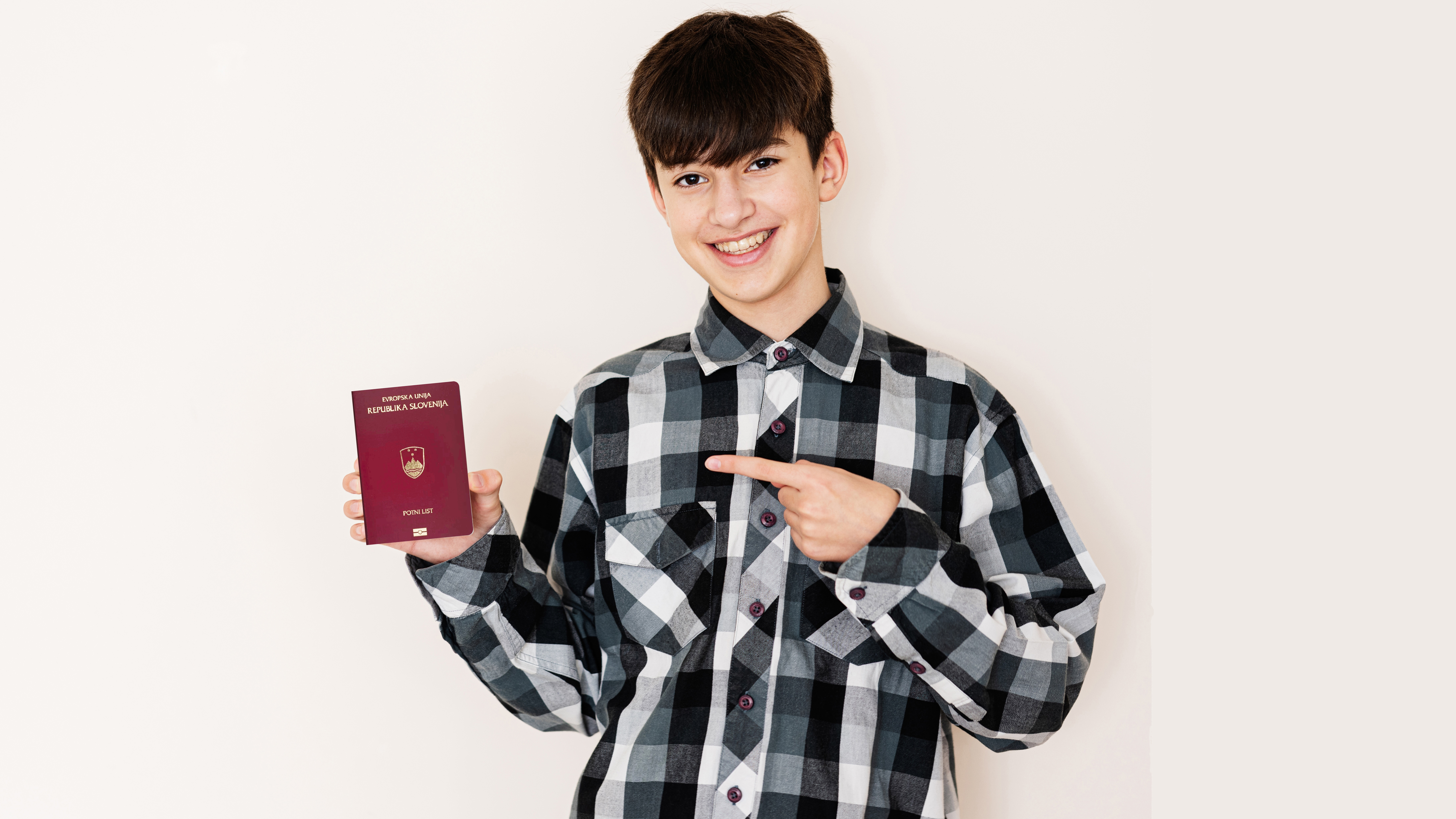 Иностранец с паспортом Словении