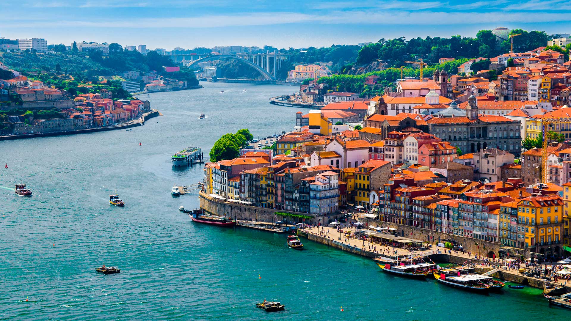 Город Порту в Португалии, куда можно переехать из стран СНГ
