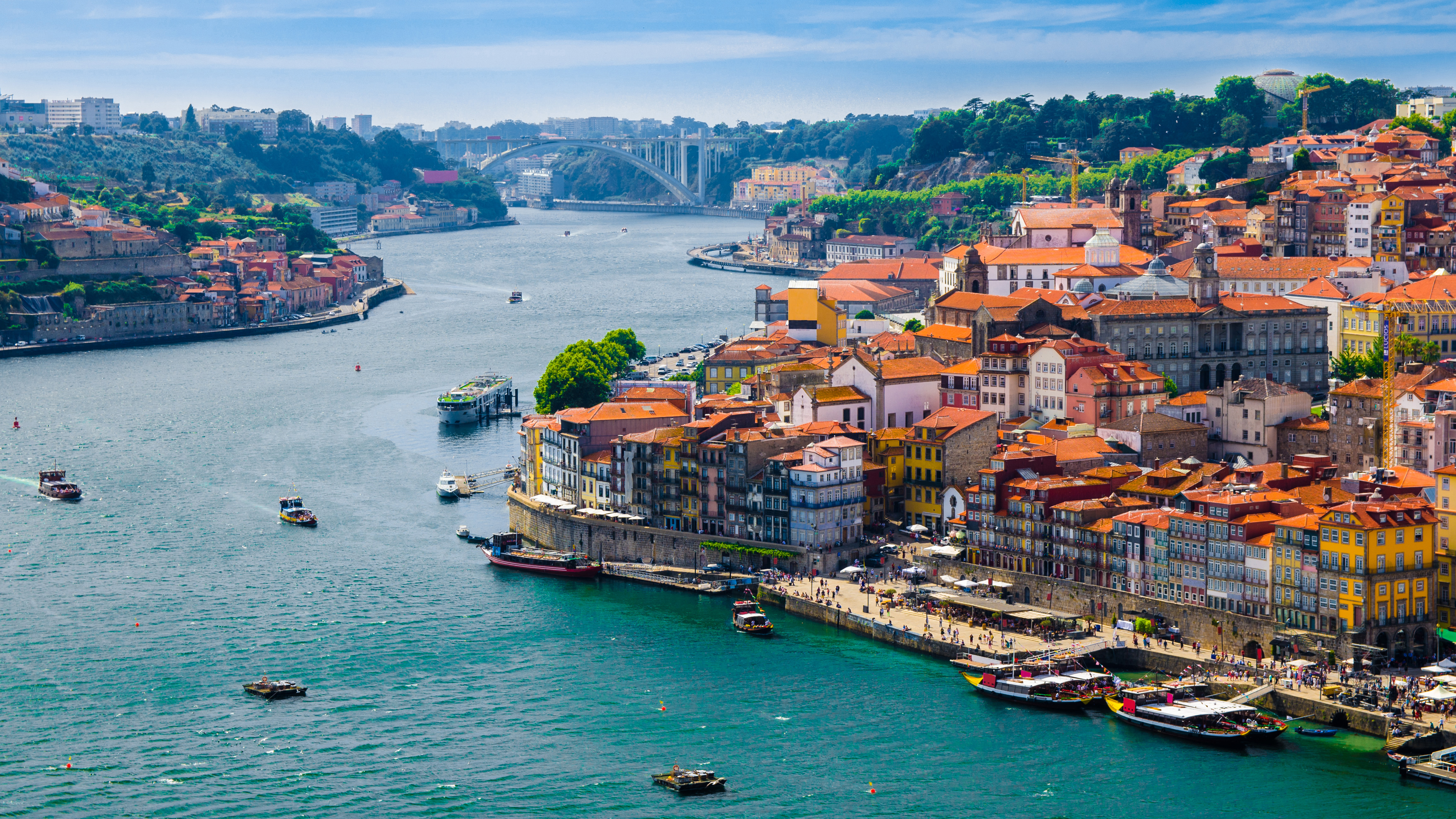 Город Порту в Португалии, куда можно переехать из стран СНГ