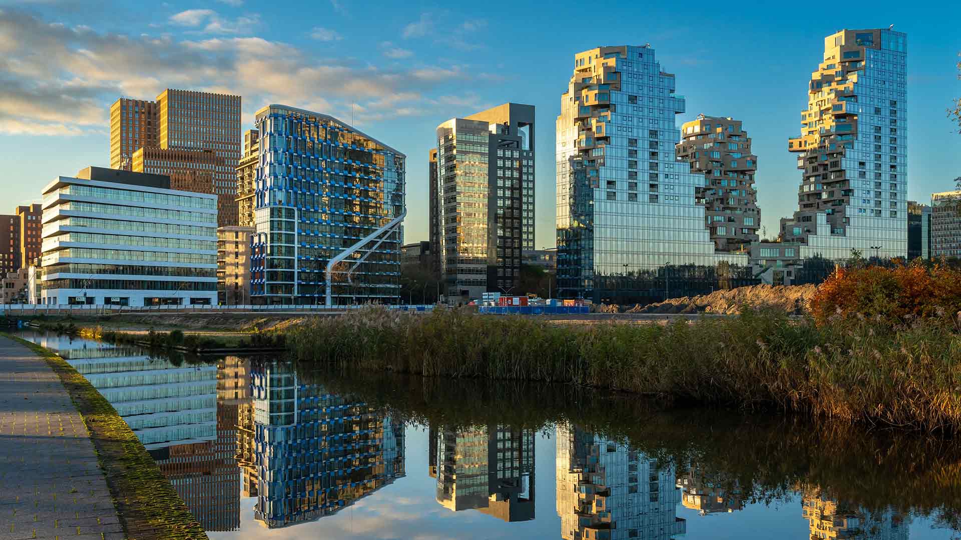 Современные здания для ведения бизнеса в Нидерландах