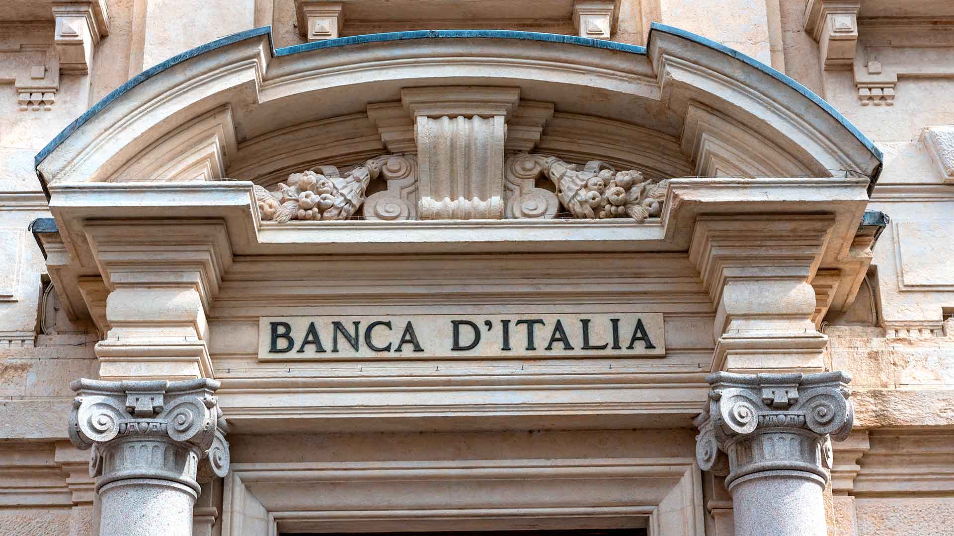 Здание национального банка для открытия счета в Италии