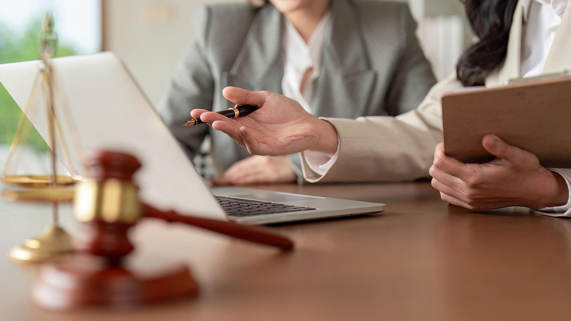 Оформление ВНЖ Португалии для украинцев у юриста