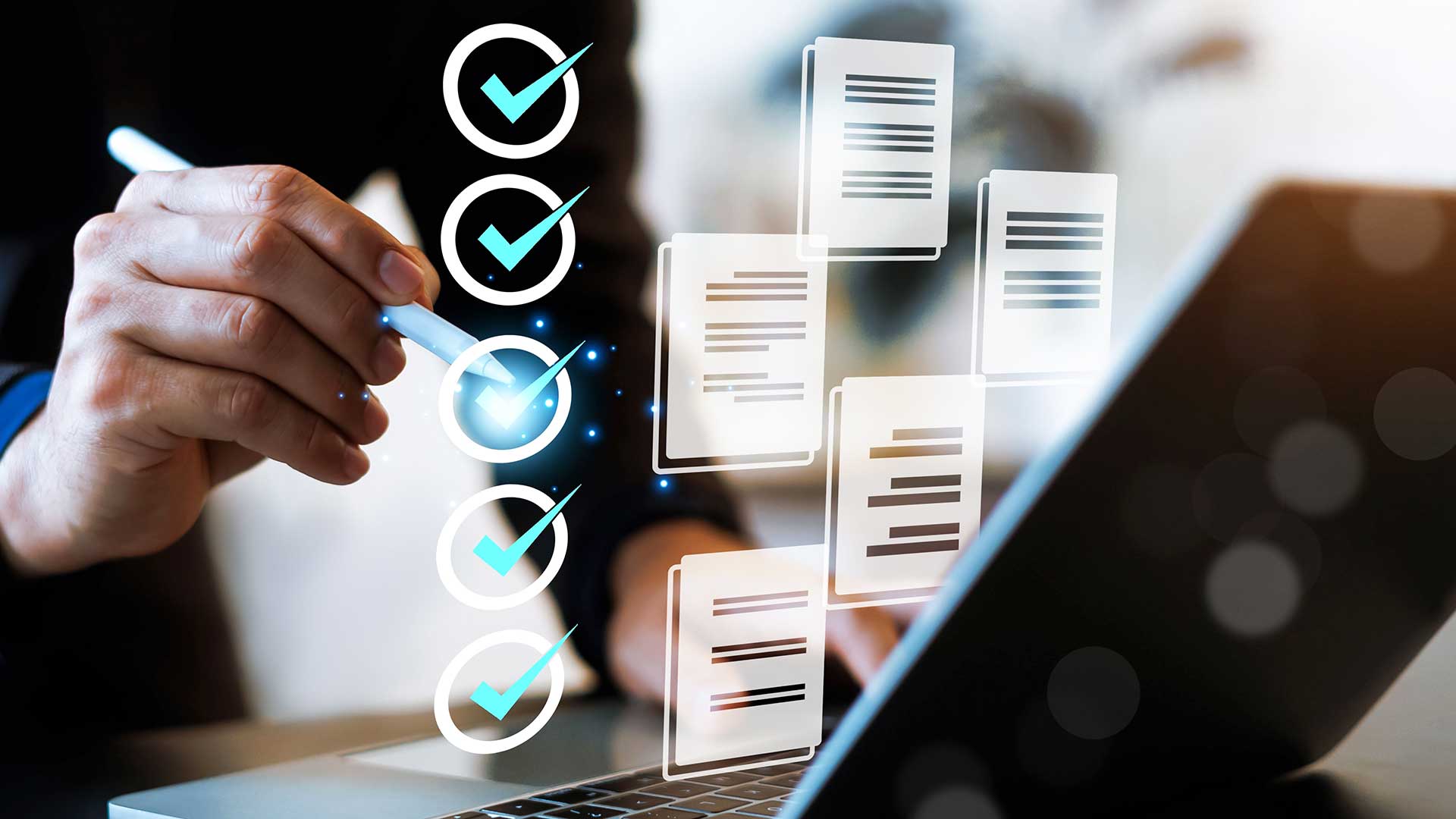 Проверка списка документов для визы кочевника Испании на ноутбуке