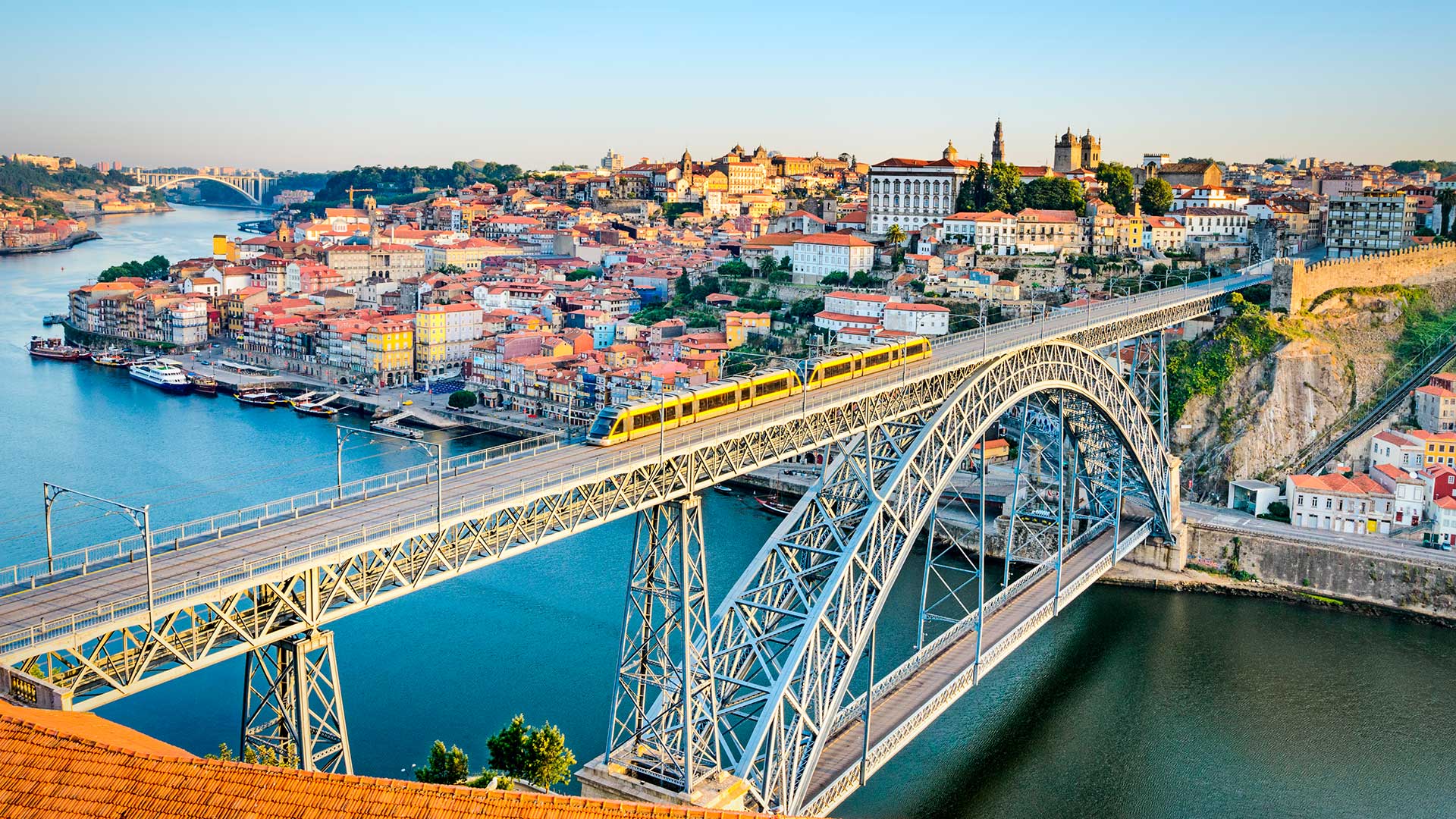 Вид на Португалию, где иностранцы могут оформить визу