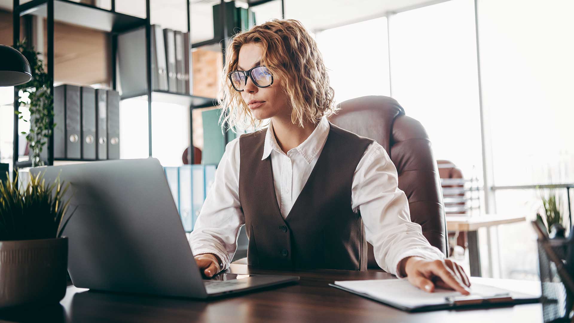 Юрист оформляент документы для получения ВНЖ Молдовы