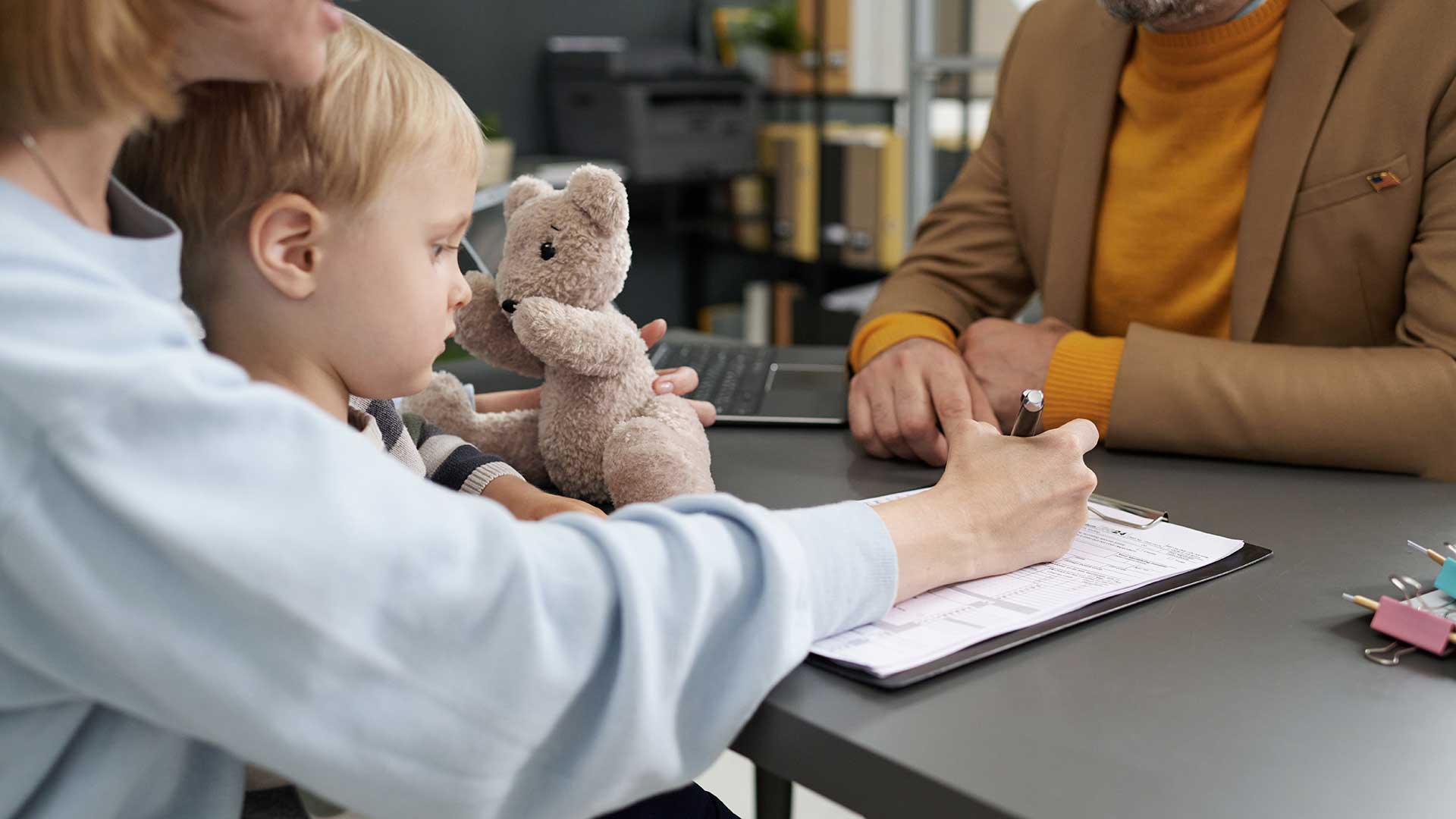 Оформление гражданства Румынии по усыновлению